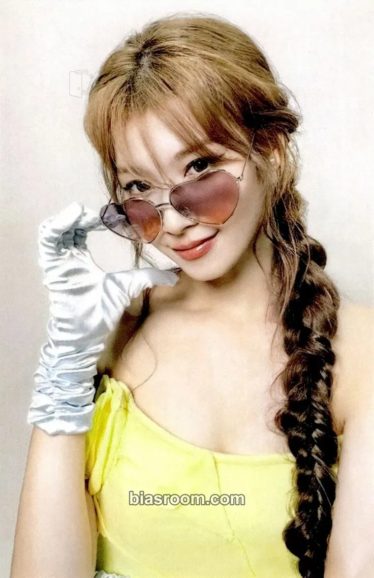 Sana HAUTE COUTURE Photocard - TWICE - TWICE K-pop photocard