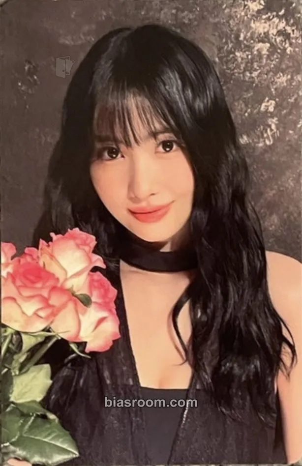 Momo Masterpiece Photocard - TWICE - TWICE K-pop photocard