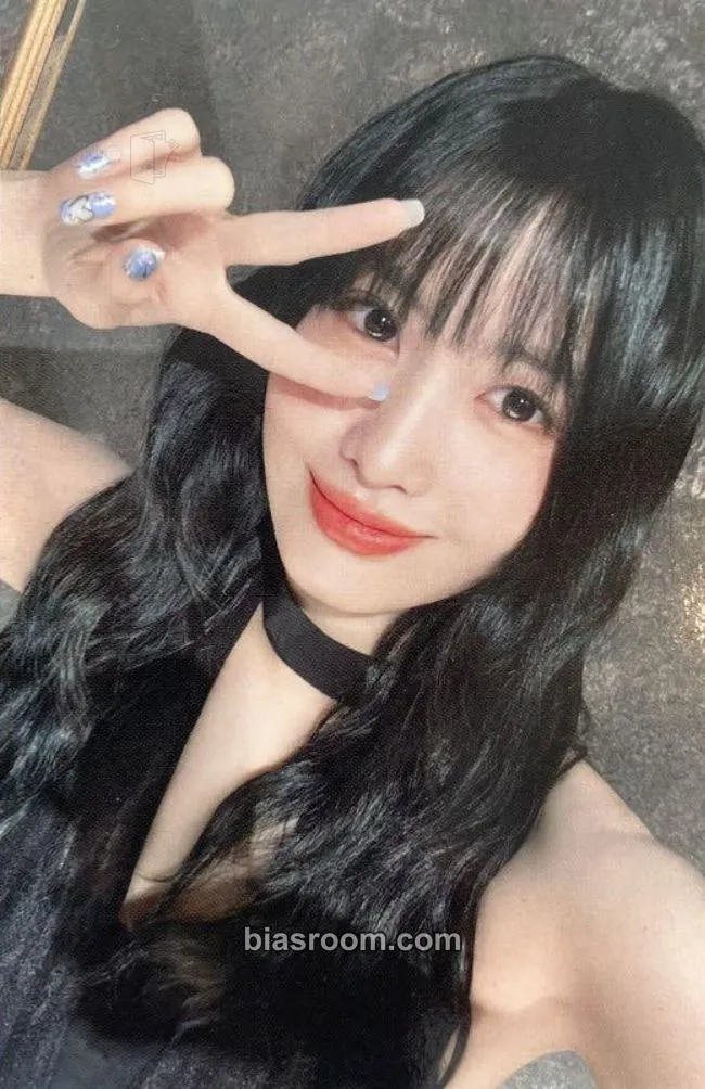 Momo Masterpiece Photocard - TWICE - TWICE K-pop photocard