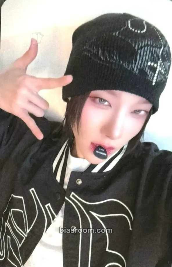 Rui UXLXVE Photocard - XLOV - XLOV K-pop photocard