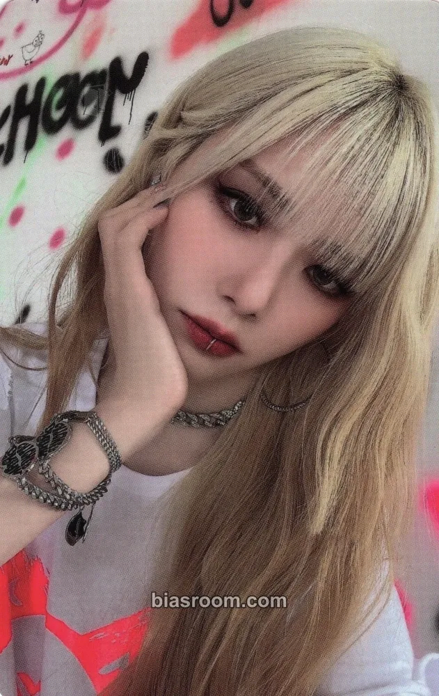 JiU Pink Monster & Dream Kiss Photocard - Dreamcatcher - Dreamcatcher K-pop photocard