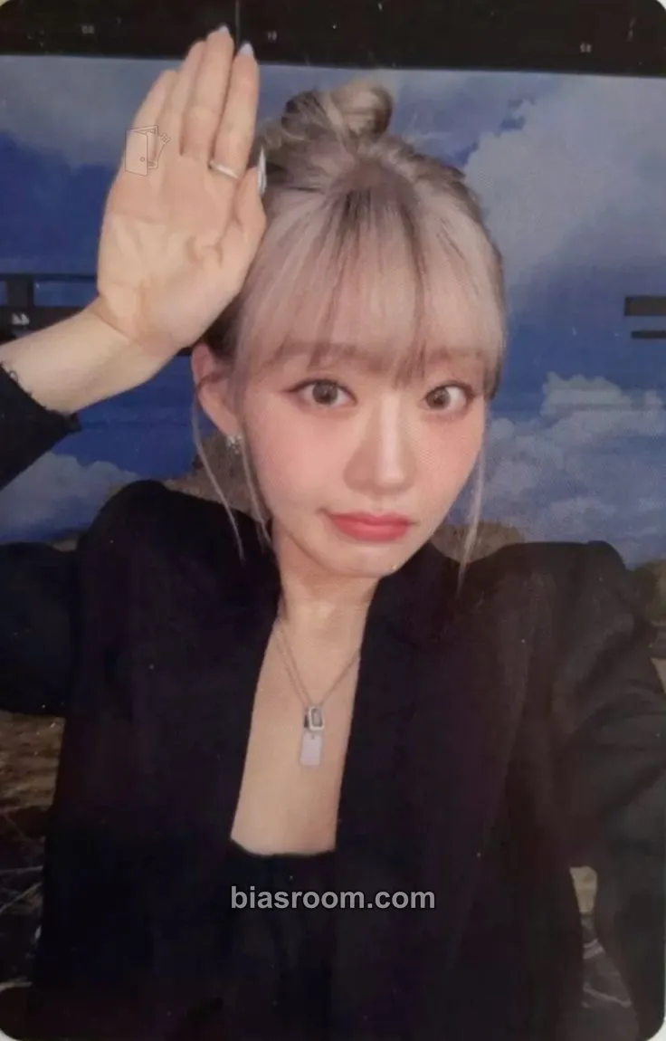 Julie Midas Touch Photocard - KISS OF LIFE - KISS OF LIFE K-pop photocard