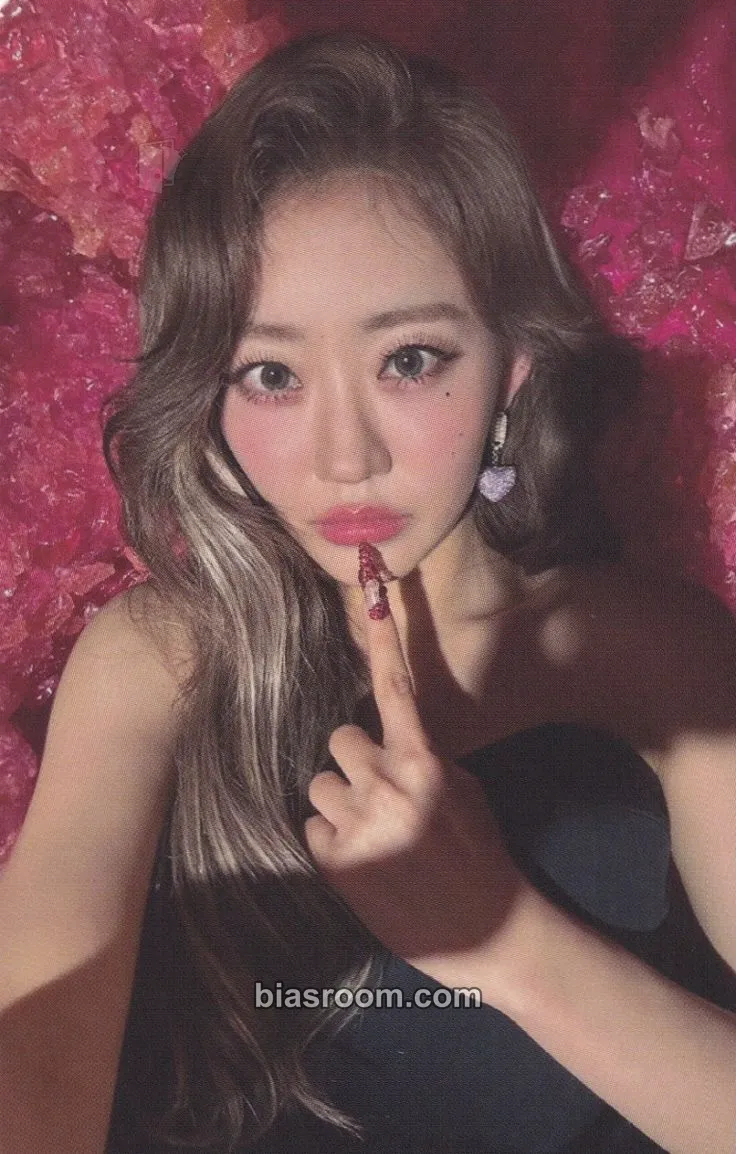 Julie Midas Touch Photocard - KISS OF LIFE - KISS OF LIFE K-pop photocard