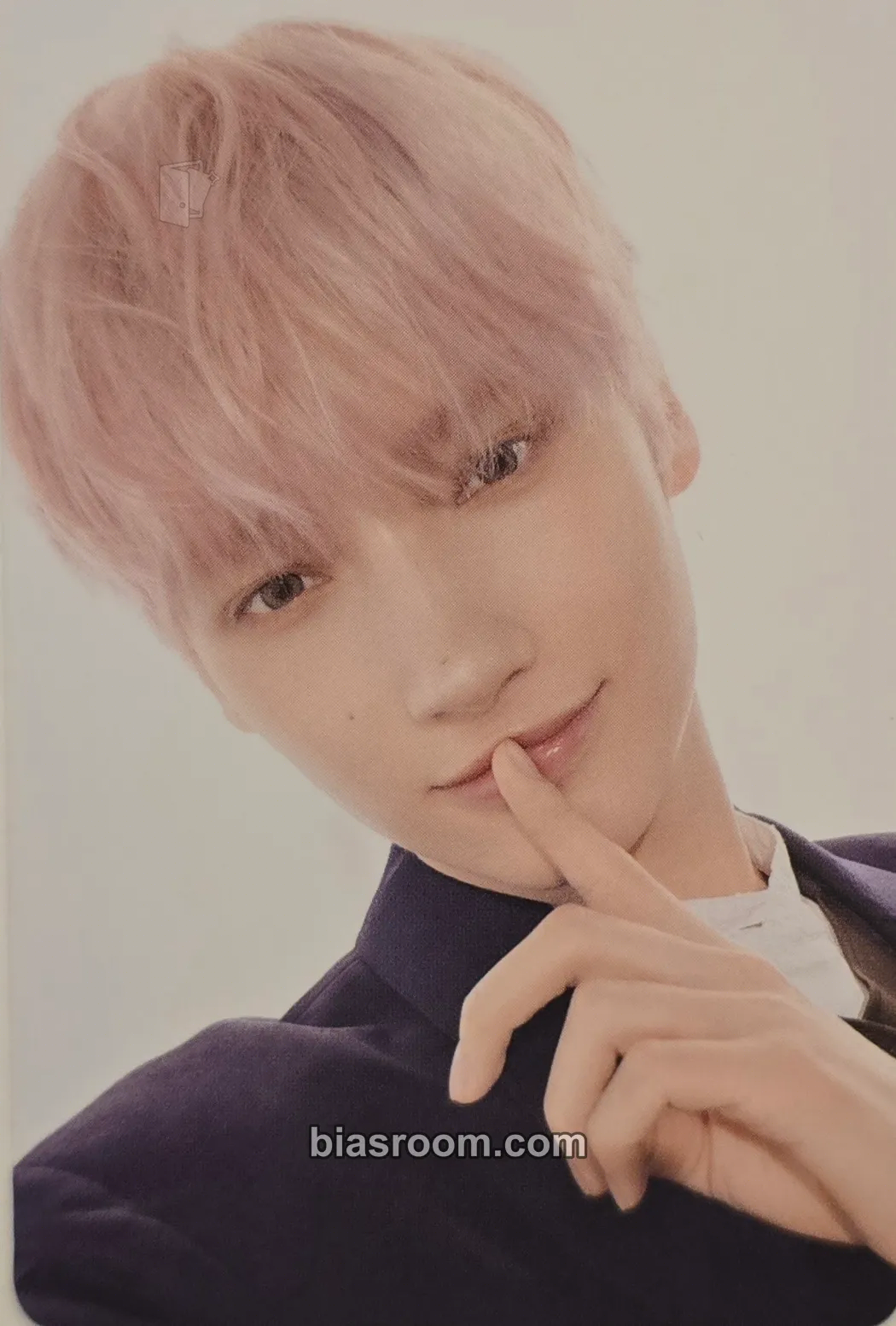 Huening Kai Heart Attack: VR Concert Photocard - TOMORROW X TOGETHER - TOMORROW X TOGETHER K-pop photocard