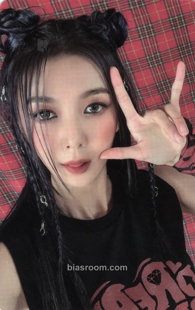 Dami Pink Monster & Dream Kiss Photocard - Dreamcatcher - Dreamcatcher K-pop photocard
