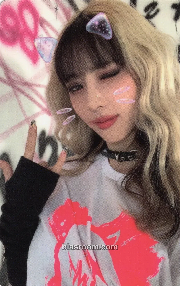 Yoohyeon Pink Monster & Dream Kiss Photocard - Dreamcatcher - Dreamcatcher K-pop photocard