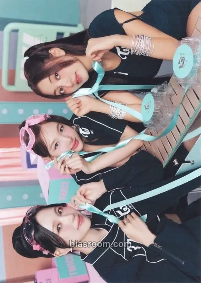 TWICE 2025 Japan Season’s Greetings [BIRTHDAY 365] K-pop photocard