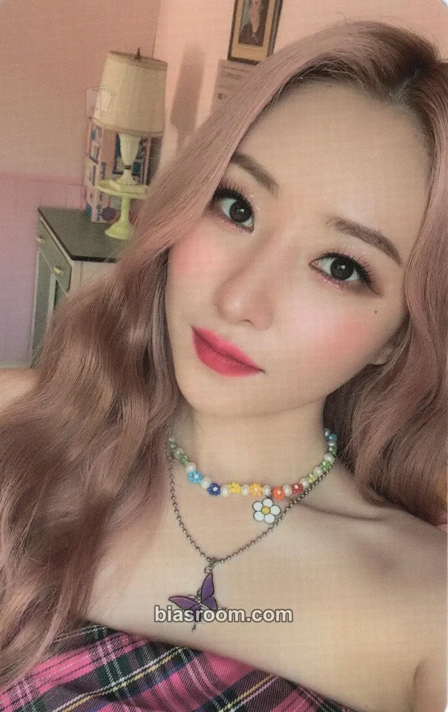 SuA Love Catcher & Love Stealer Photocard - Dreamcatcher - Dreamcatcher K-pop photocard
