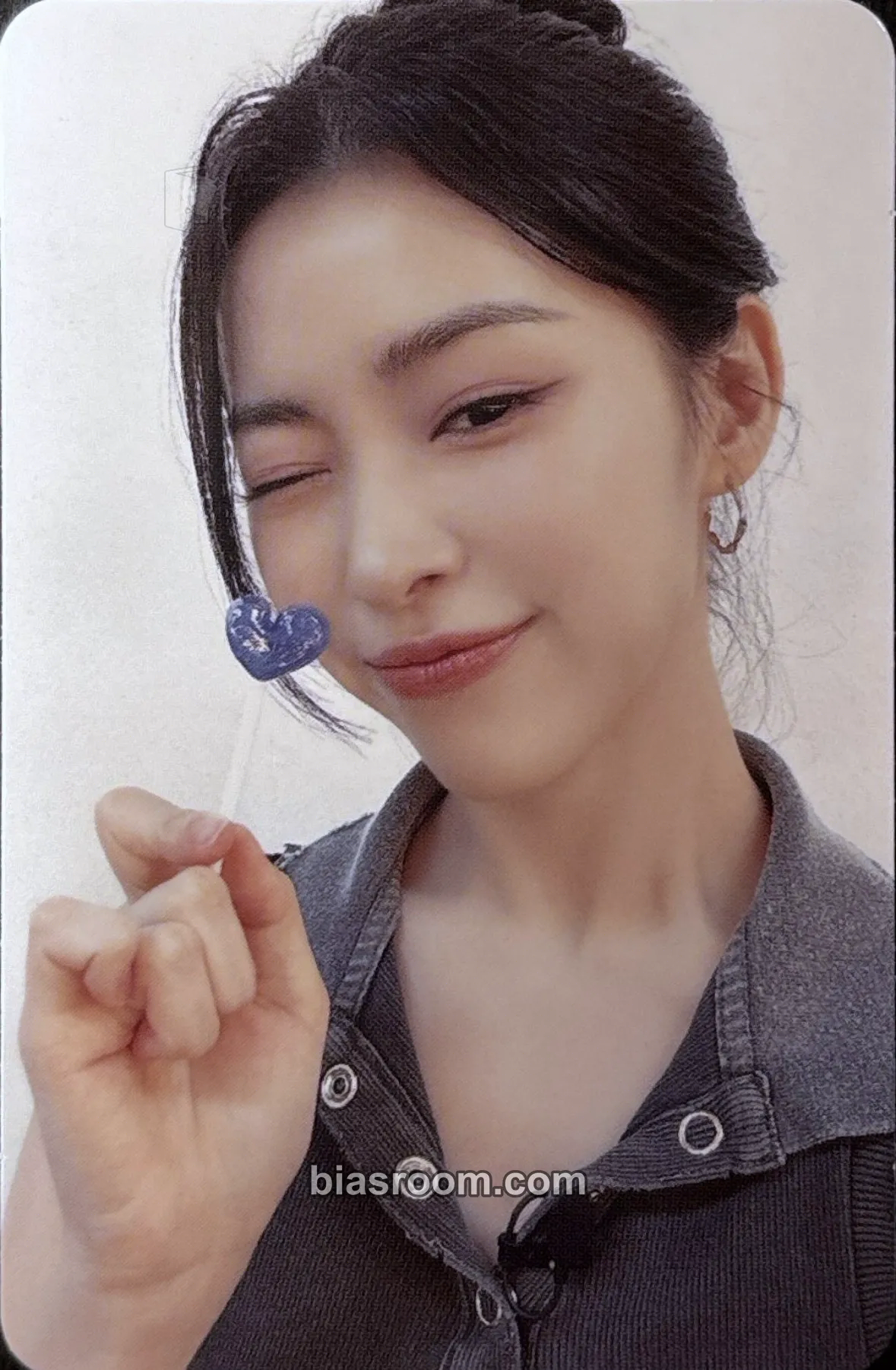 Ryujin GOLD Photocard - ITZY - ITZY K-pop photocard