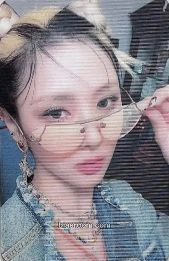 Yoohyeon Love Catcher & Love Stealer Photocard - Dreamcatcher - Dreamcatcher K-pop photocard