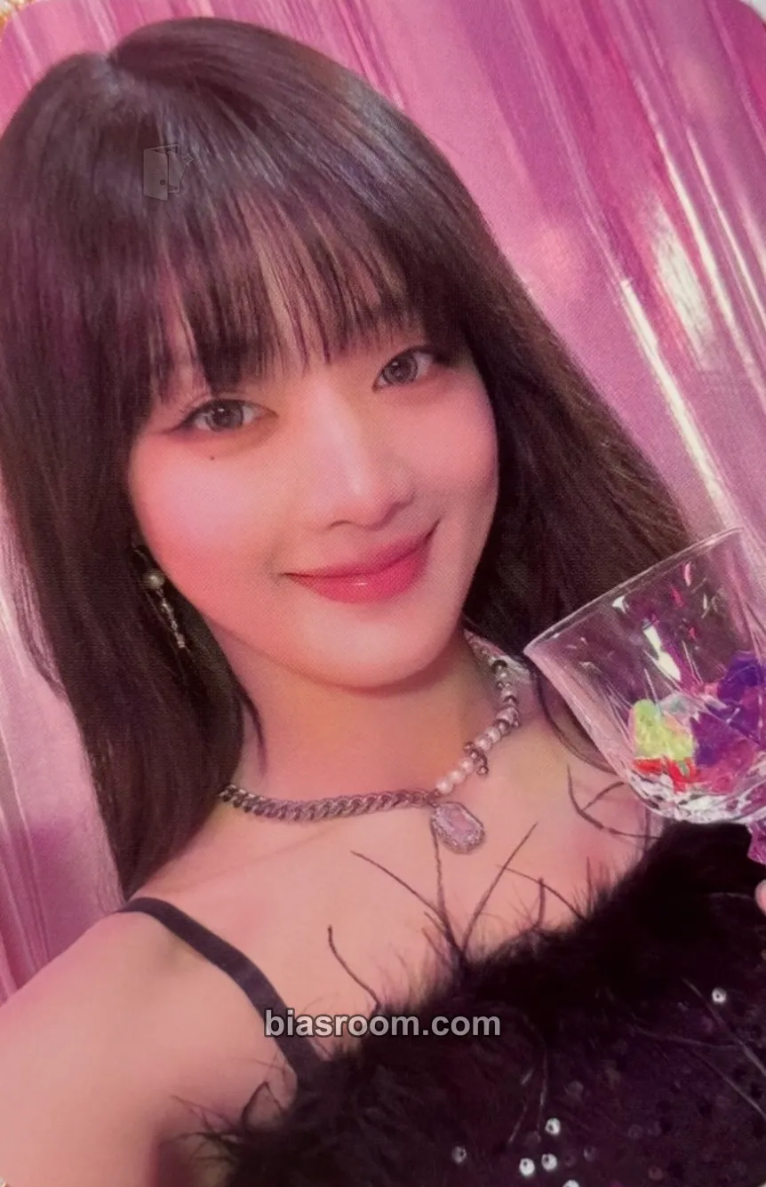 Minnie We are Photocard - i-dle - i-dle K-pop photocard
