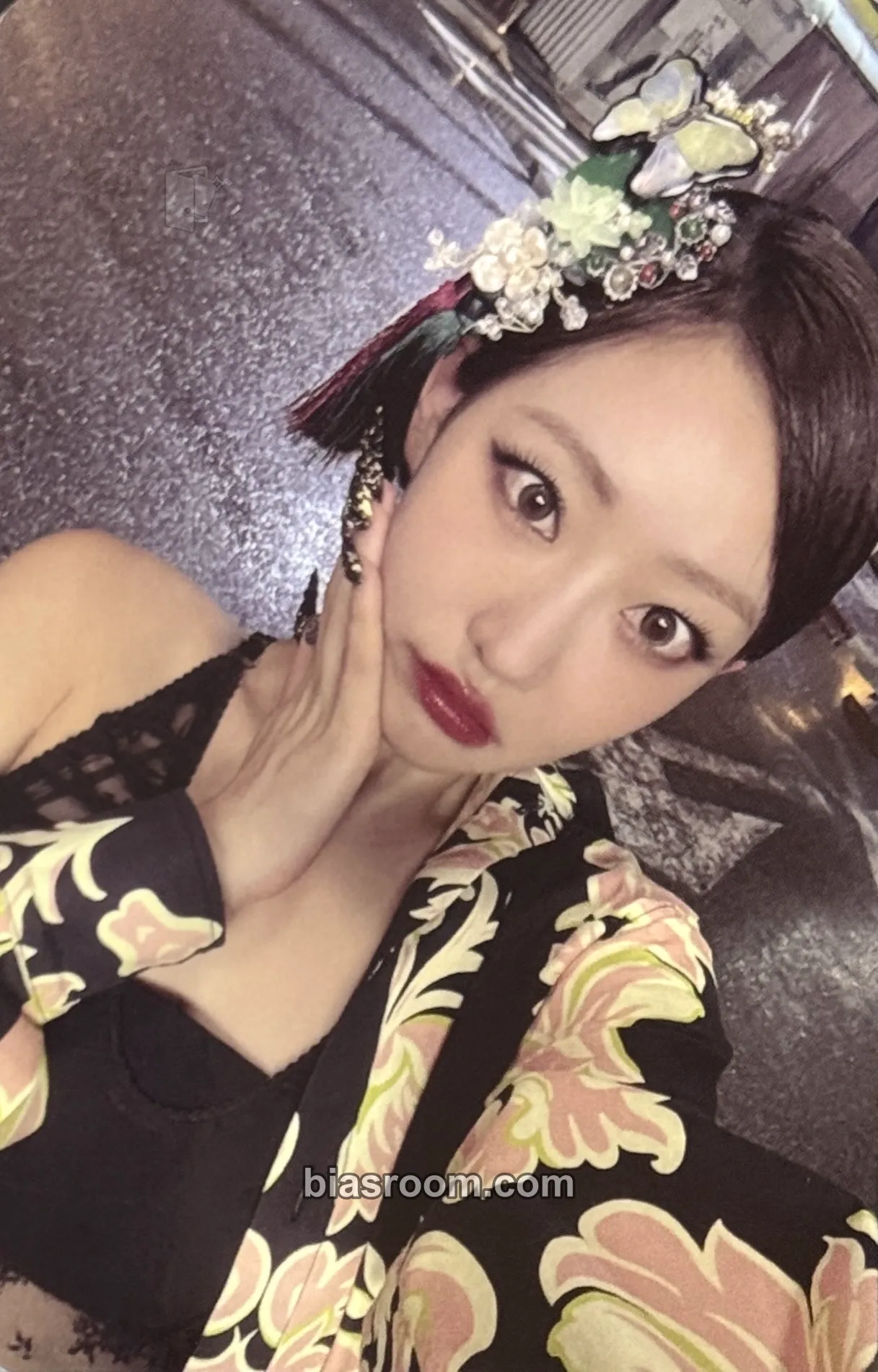 Julie Lose Yourself Photocard - KISS OF LIFE - KISS OF LIFE K-pop photocard