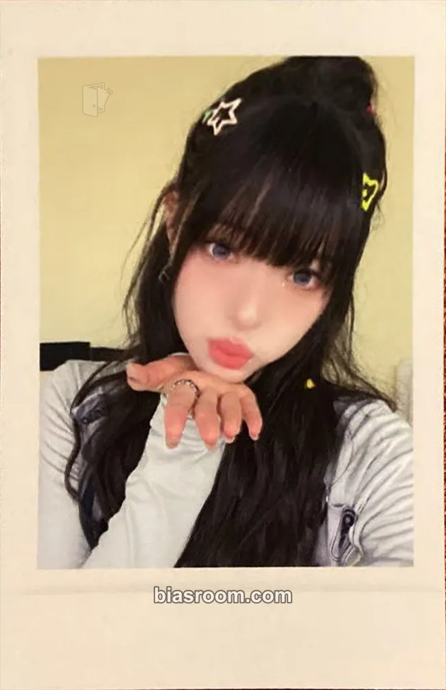 Lynn Beyond Beauty Photocard - tripleS - tripleS K-pop photocard