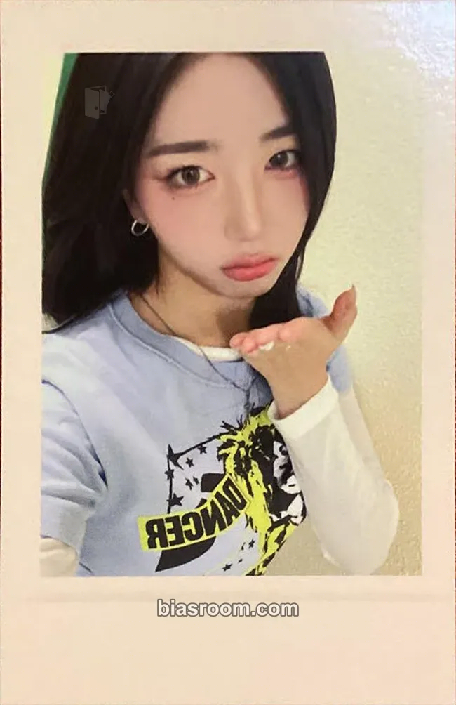 Sohyun Beyond Beauty Photocard - tripleS - tripleS K-pop photocard