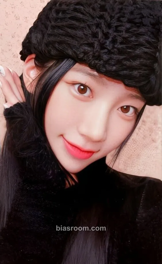 Kazuha UNFORGIVEN Photocard - LE SSERAFIM - LE SSERAFIM K-pop photocard