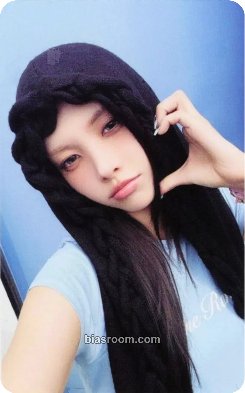 Yunah NOT CUTE ANYMORE Photocard - ILLIT - ILLIT K-pop photocard