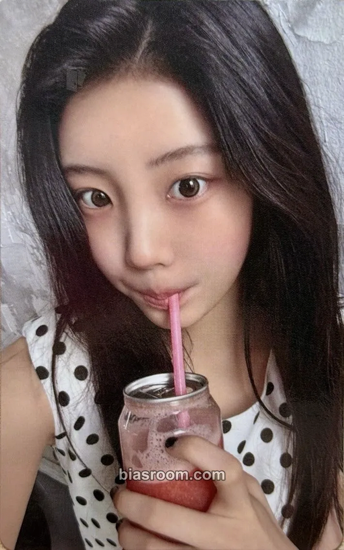 Wonhee NOT CUTE ANYMORE Photocard - ILLIT - ILLIT K-pop photocard