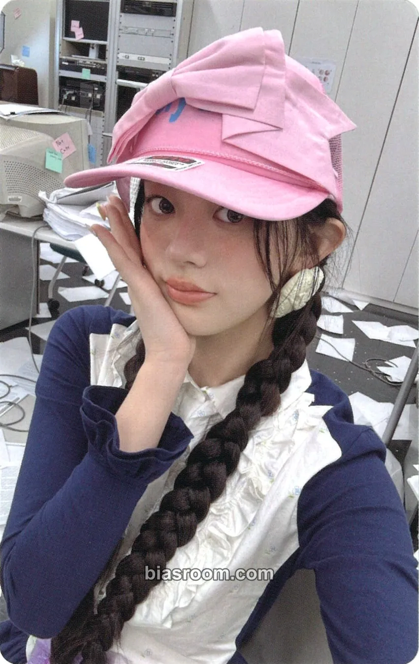 Minju NOT CUTE ANYMORE Photocard - ILLIT - ILLIT K-pop photocard
