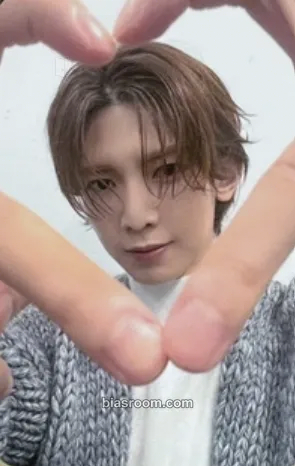 Yeosang Towards The Light : Will To Power World Tour 2024 - 2025 Photocard - ATEEZ - ATEEZ K-pop photocard