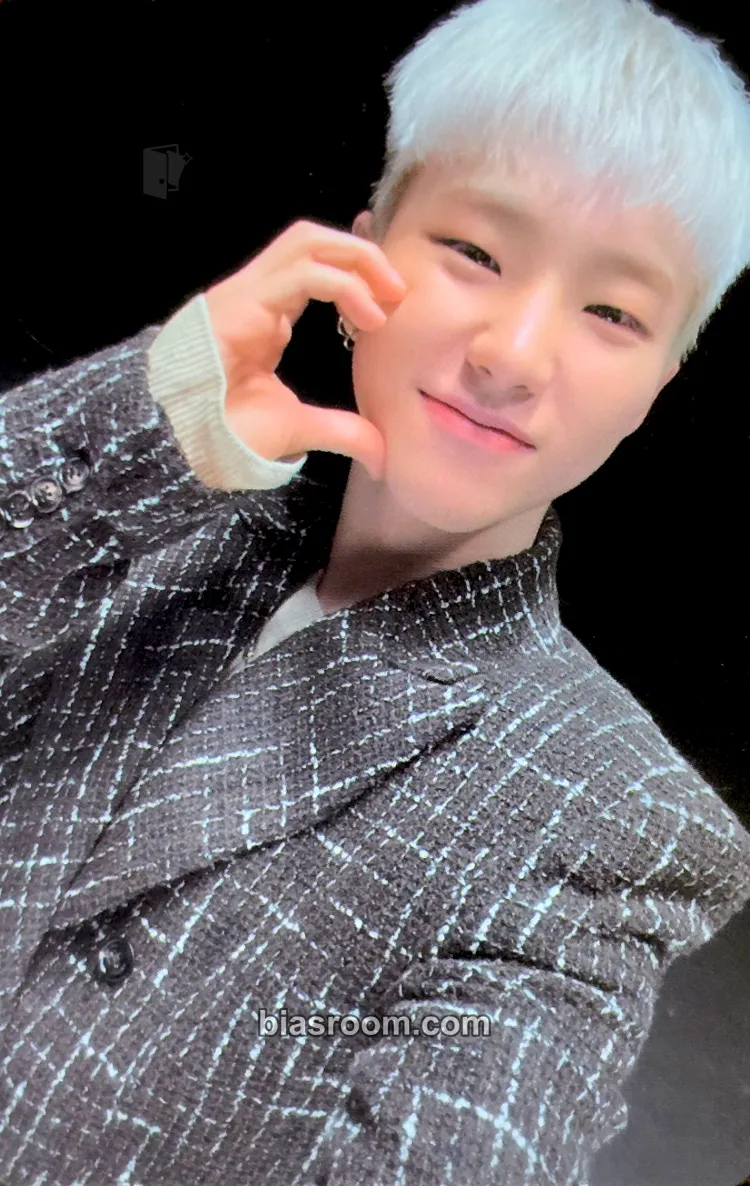 Hoshi Face the Sun Photocard - SEVENTEEN - SEVENTEEN K-pop photocard