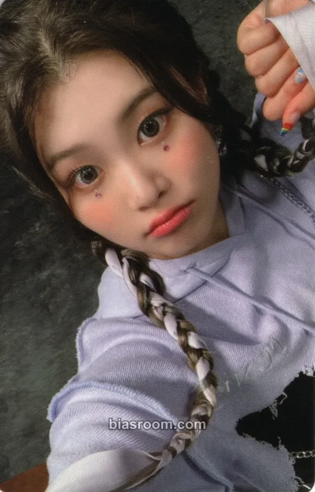PURPLE KISS - Swan - Geekyland Album album photocard