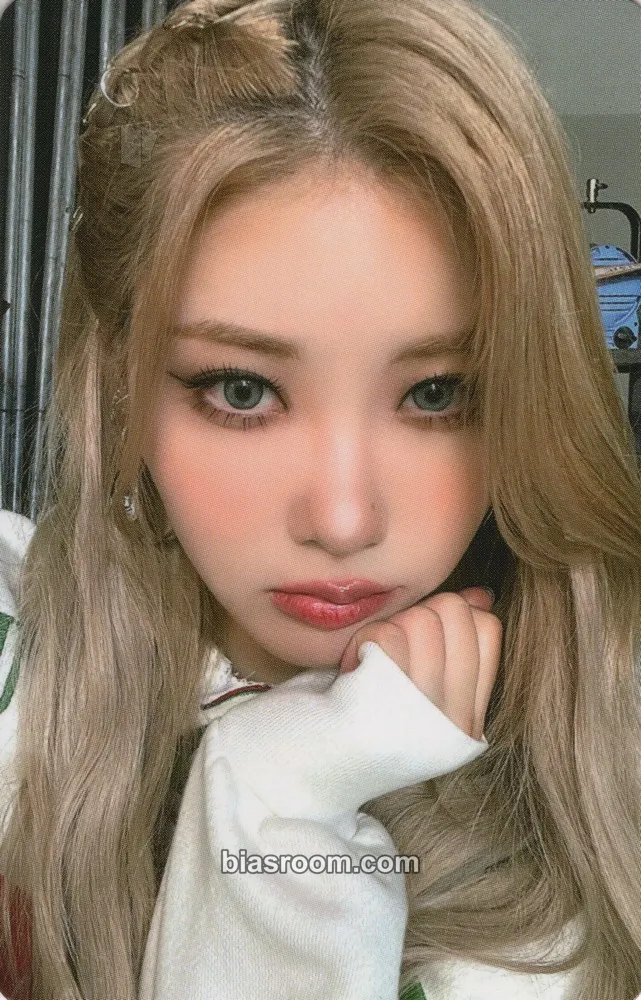 Chaein Geekyland Photocard - PURPLE KISS - PURPLE KISS K-pop photocard