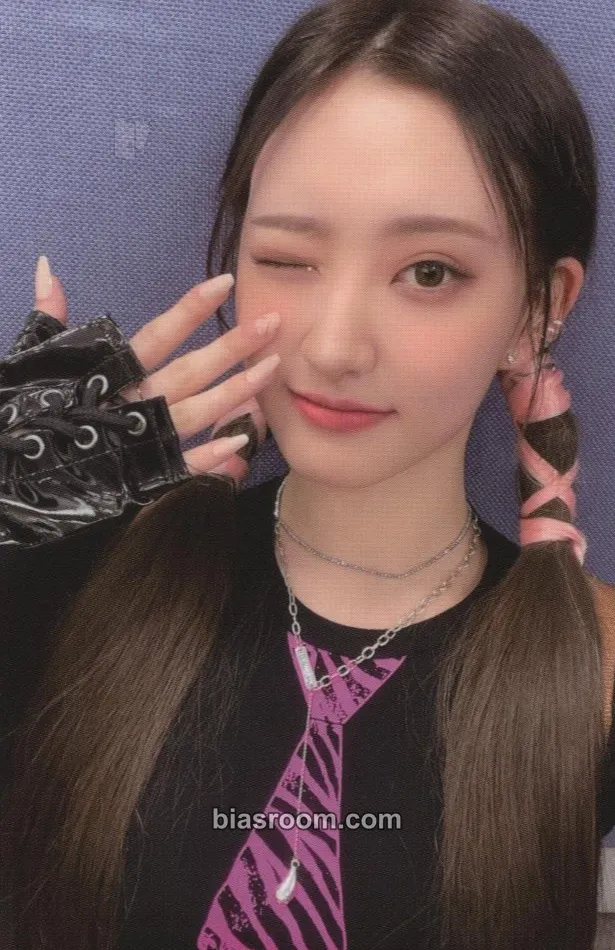 Hwiseo Rose Blossom Photocard - H1-KEY - H1-KEY K-pop photocard