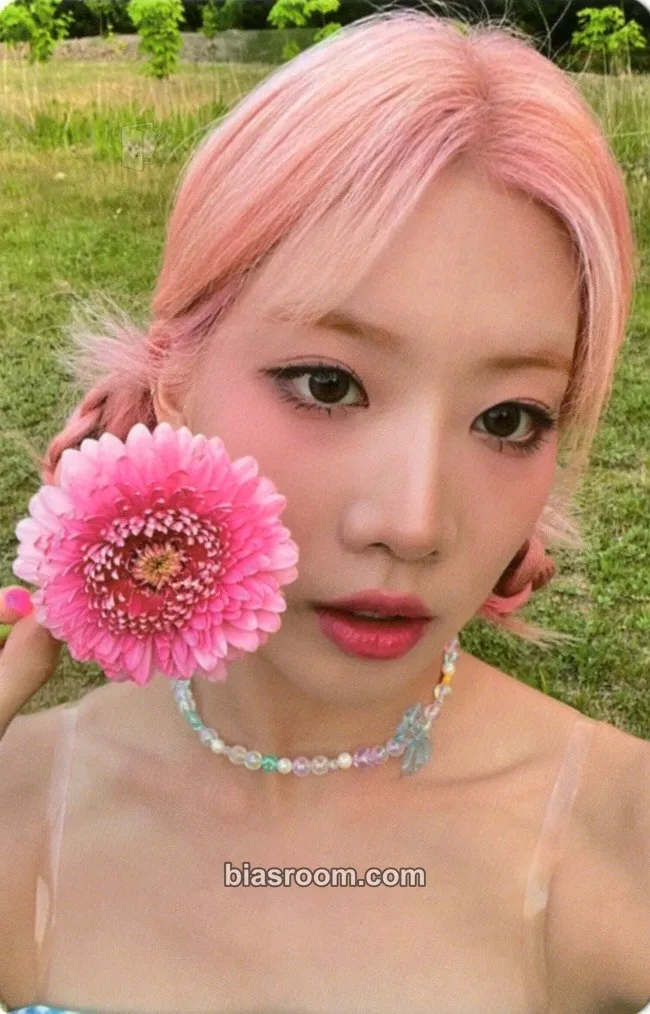 Kim Lip Flip That Photocard - LOONA - LOONA K-pop photocard