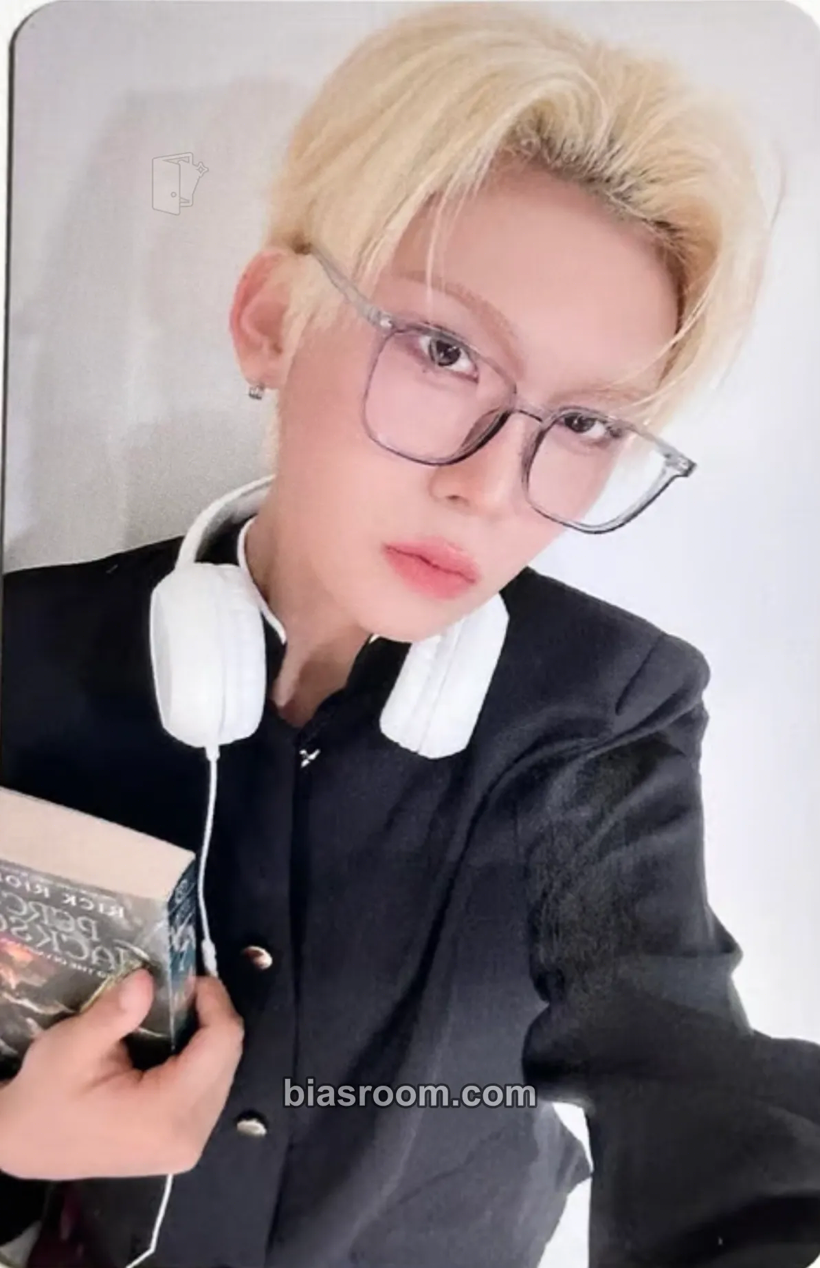 Hyun UXLXVE Photocard - XLOV - XLOV K-pop photocard