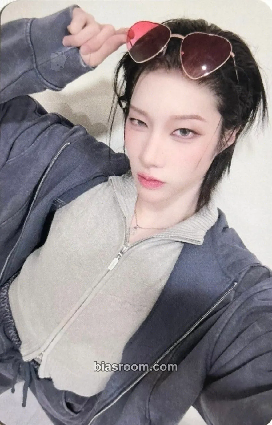 Rui UXLXVE Photocard - XLOV - XLOV K-pop photocard
