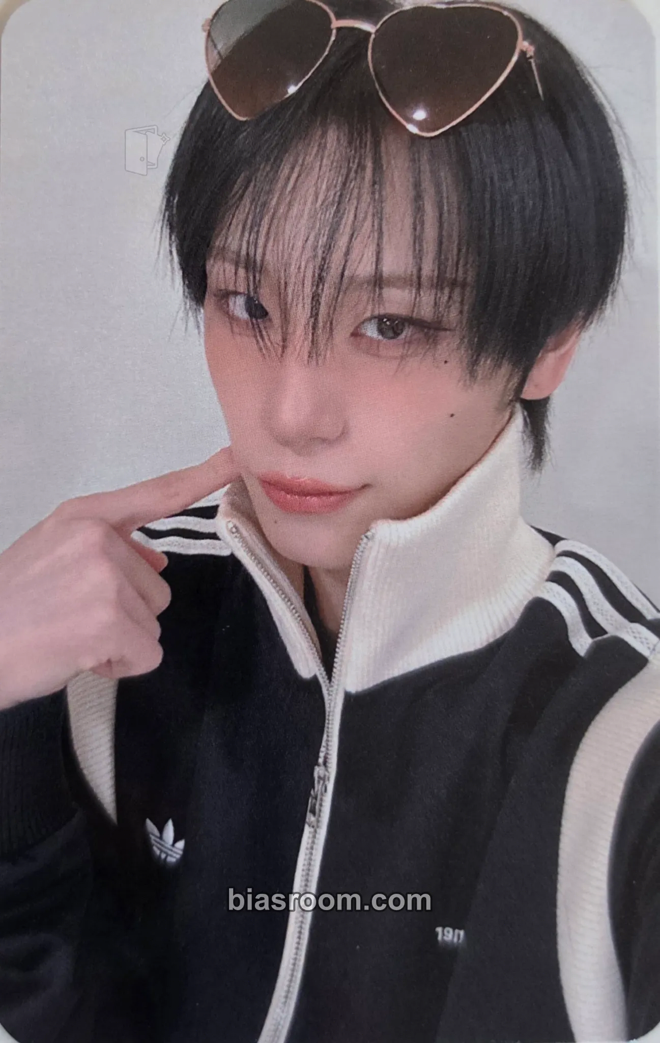 Haru UXLXVE Photocard - XLOV - XLOV K-pop photocard