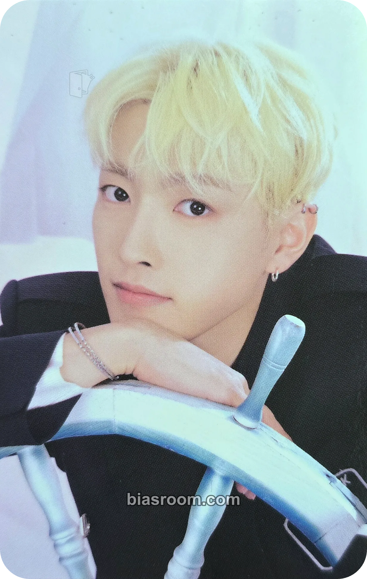 Hongjoong ANITEEZ IN ILLUSION Photocard - ATEEZ - ATEEZ K-pop photocard