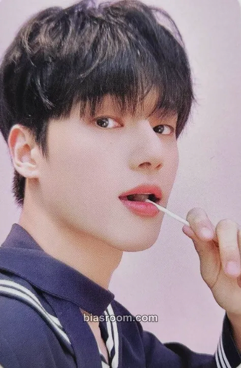 Wooyoung ANITEEZ IN ILLUSION Photocard - ATEEZ - ATEEZ K-pop photocard
