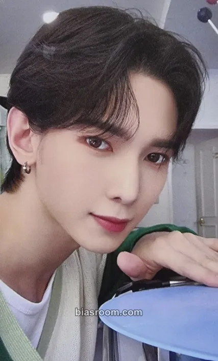 Yeosang Atiny Room - 4th Anniversary Photocard - ATEEZ - ATEEZ K-pop photocard