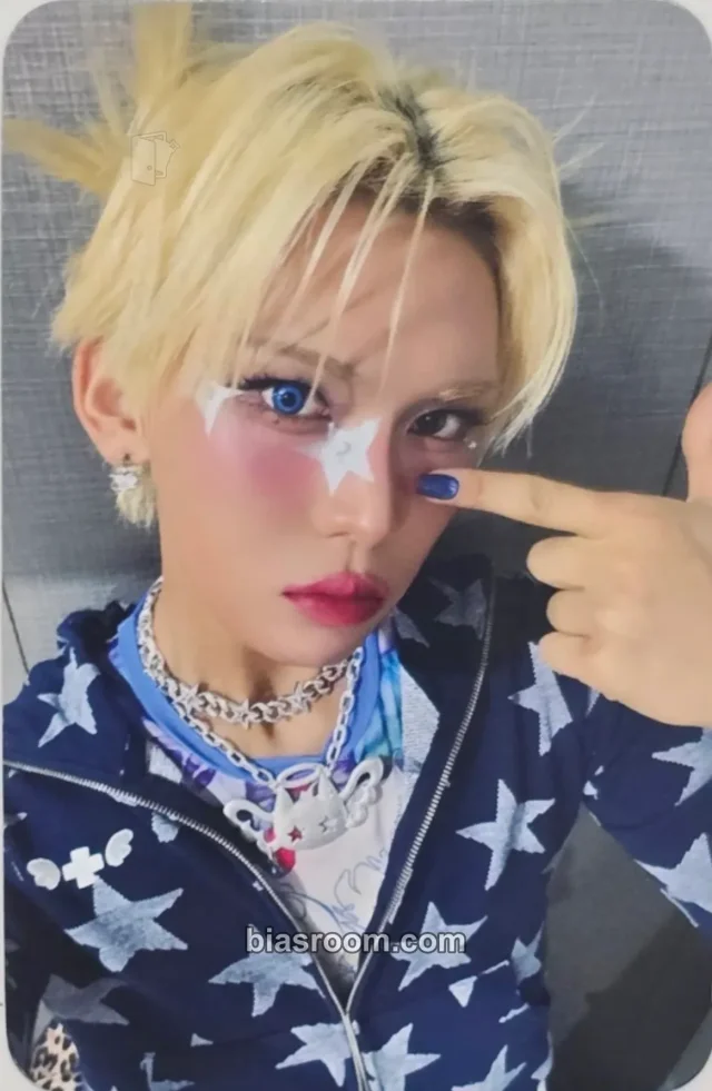 XLOV - Hyun - UXLXVE Album kpop together video call