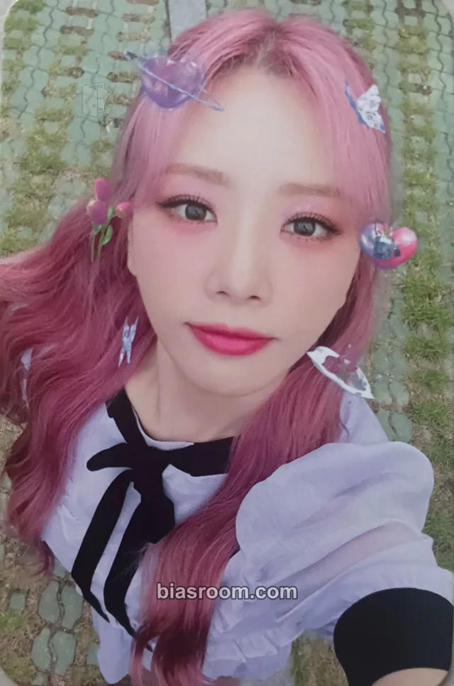 Dreamcatcher - JiU - 2022 Apocalypse World Tour Event berlin fansign