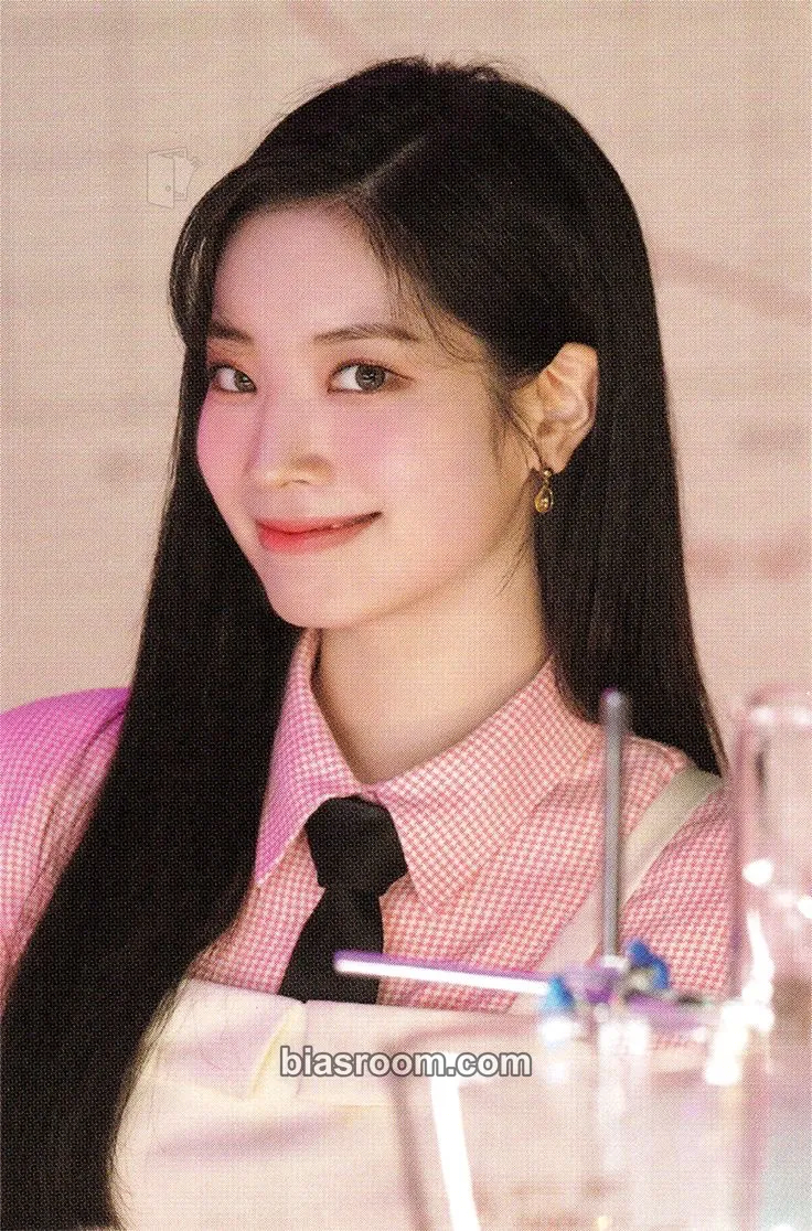 Dahyun Formula of Love: O+T=<3 Photocard - TWICE - TWICE K-pop photocard