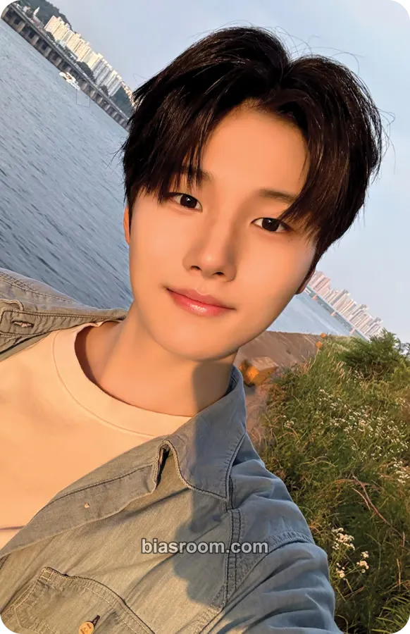 Lee HwanHee idntt x BUNJANG Photocard - idntt - idntt K-pop photocard