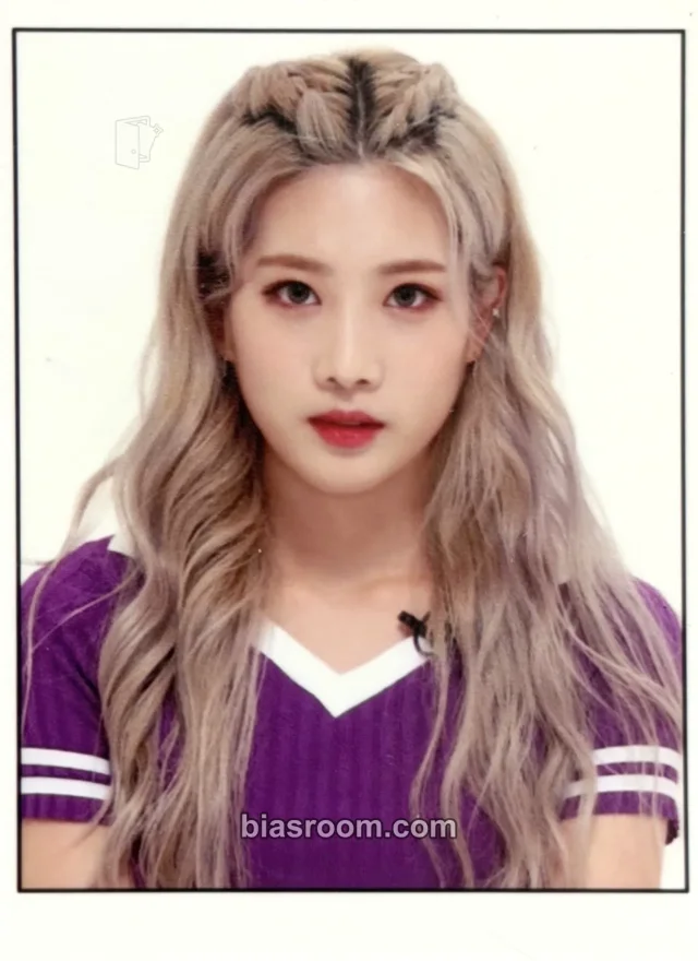 Kim Lip LOONA [+ +] K-pop photocard