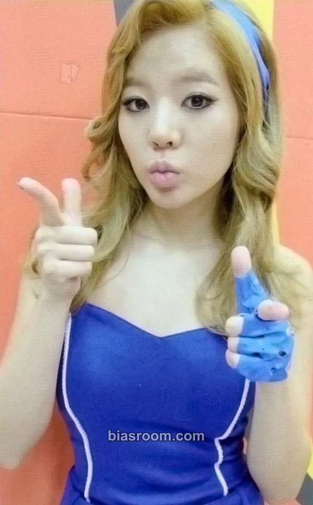 Sunny Hoot Photocard - Girls' Generation - Girls' Generation K-pop photocard