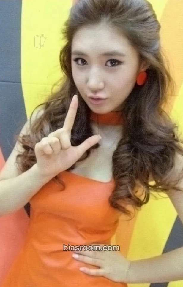Yuri Hoot Photocard - Girls' Generation - Girls' Generation K-pop photocard
