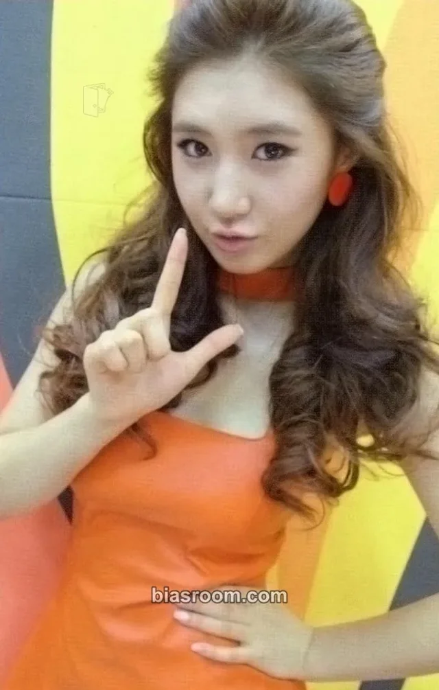 Girls' Generation - Yuri - Hoot Album album photocard A version