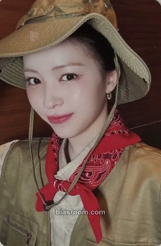 Ryujin GOLD Photocard - ITZY - ITZY K-pop photocard