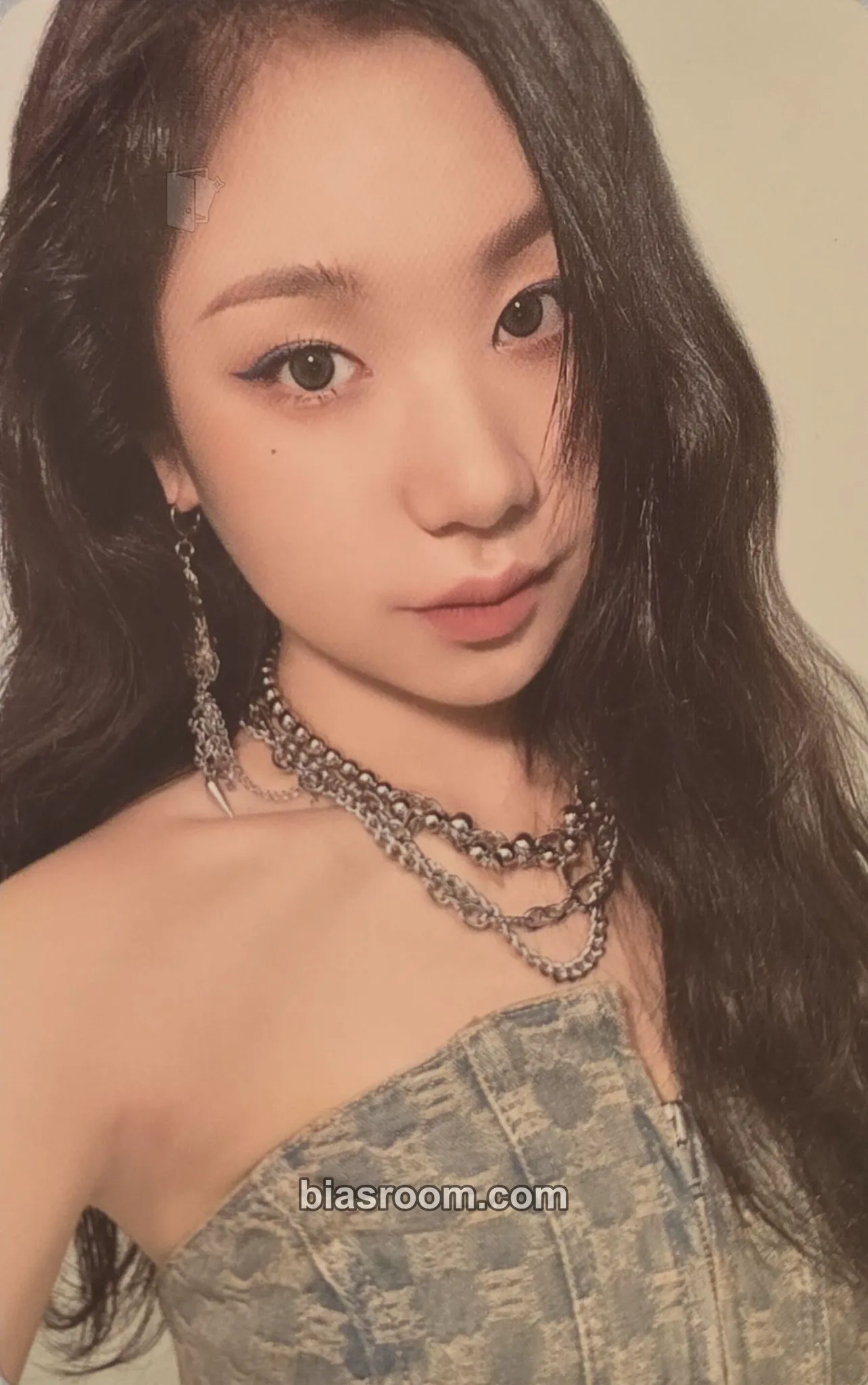 HU’E OVERSTEP Photocard - BADVILLAIN - BADVILLAIN K-pop photocard