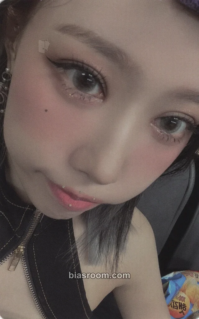 Dreamcatcher - Handong - 2022 Apocalypse World Tour Event meet & greet hi wave event EU