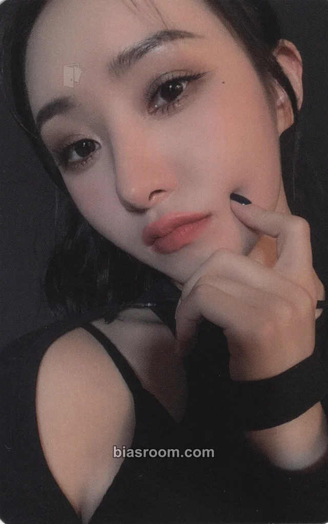 Dreamcatcher - SuA - 2022 Apocalypse World Tour Event meet & greet hi wave event EU