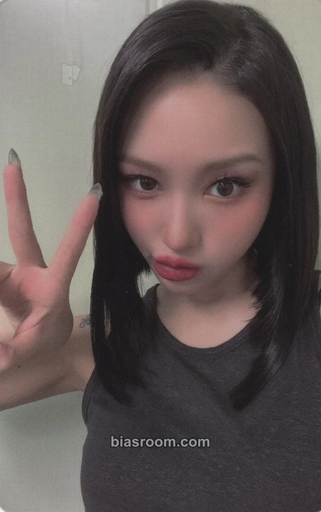 Dreamcatcher - Siyeon - 2022 Apocalypse World Tour Event meet & greet hi wave event EU