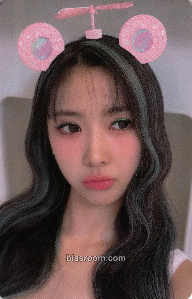 Yoohyeon Apocalypse : Follow Us Photocard - Dreamcatcher - Dreamcatcher K-pop photocard