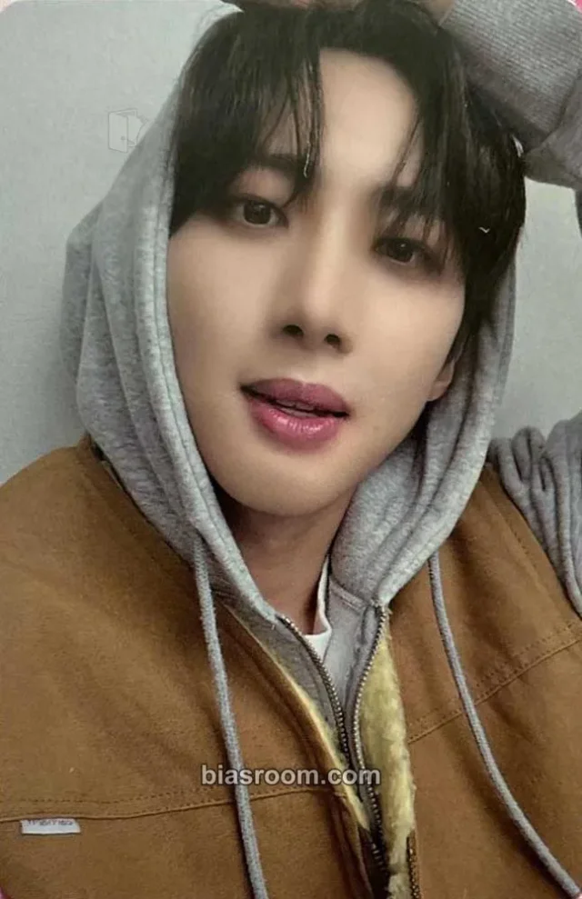 PENTAGON - Hui -  Whu Is Me: Complex Album solo album album photocard