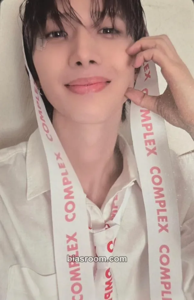 PENTAGON - Hui -  Whu Is Me: Complex Album solo album album photocard